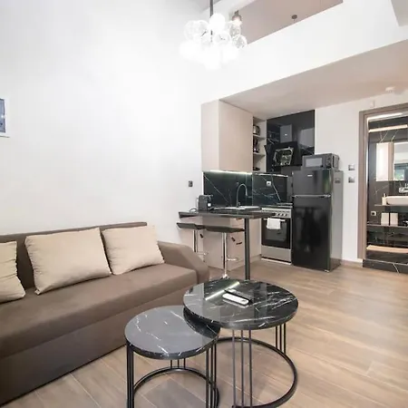 Antigonidon Loft דירה
